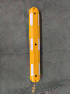 Séparateur de voie routière en caoutchouc recyclé noir, rouge et jaune 100x15x5cm pour la sécurité routière - Product Image 5