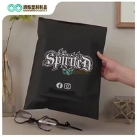 Sacs d'emballage refermables en plastique CPE noir givré de haute qualité, impression dorée, pour cadeaux, vêtements, entreprise