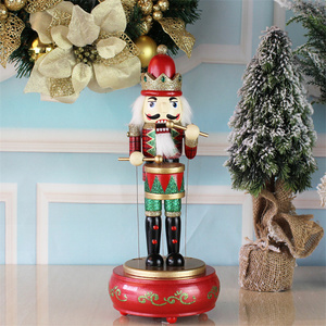 Vente chaude Européenne <span class=keywords><strong>Casse</strong></span>-<span class=keywords><strong>Noisette</strong></span> Créatif 30CM <span class=keywords><strong>Casse</strong></span>-<span class=keywords><strong>Noisette</strong></span> Base Ronde Petits Ornements En Bois Boîte À Musique En Bois - Product Image 2