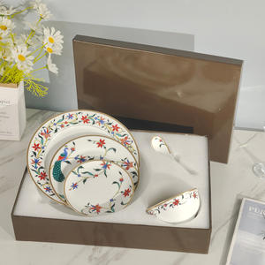 Service de table élégant en porcelaine à motif floral paon anglais, 5 pièces (assiettes et bols) - Product Image 4