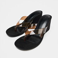 Nuovi arrivi estivi: Sandali con zeppa e plateau slip-on per donne di statura minuta