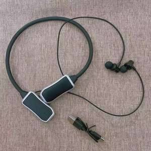 <span class=keywords><strong>BT1</strong></span> les écouteurs sportifs Bluetooth à maintien du cou offrent une autonomie de batterie longue durée et prennent en charge l'insertion de carte avec affichage numérique LED - Product Image 5