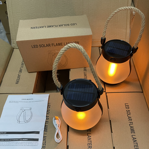 Lanterna Solare Ricaricabile USB con Luce LED, 22 LED Effetto Fiamma, Lampada Impermeabile da Appendere o da Tavolo per Campeggio e Tende - Product Image 6