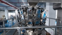Machine d'emballage de chips de pommes de terre à grande vitesse, prix bas, directement de l'usine, équipement de pesage multi-têtes