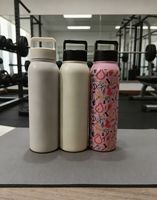 Bouteille d'eau isotherme à haute capacité pour le sport, avec couvercle anti-fuite, pour la salle de sport, la course à pied et les sports de plein air
