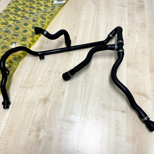 Tuyau de réservoir de récupération de liquide de refroidissement du moteur 17127639029 pour <span class=keywords><strong>BMW</strong></span> <span class=keywords><strong>X1</strong></span> E84 - Product Image 2