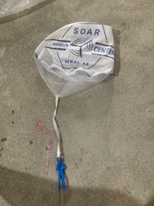 Paracadute giocattolo da <span class=keywords><strong>lancio</strong></span> <span class=keywords><strong>libero</strong></span> giocattolo da esterno giocattoli volanti per bambini piccolo ragazzo paracadute - Product Image 3