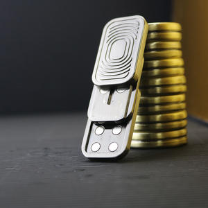 3-laags geluidsgolf zilveren push-pull clicker munt pokerkaart EDC metaal ambacht UV-print borsteltechniek figuur - Product Image 3