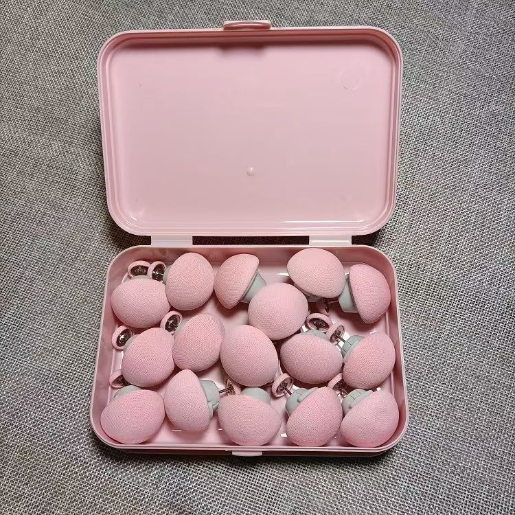 Boîte de rangement rose, lot de 16, avec clous en tissu et épingles en acier.