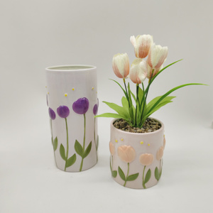 Florero de cerámica de mesa de flores de tulipán con pintura de mano decorativa con forma de flor interior para Decoración - Product Image 1