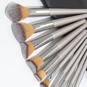 Ensemble de 10/14 pinceaux professionnels multi-usages pour les yeux, avec manche métallique gris sidéral et ferrule argentée, pinceau plat et pinceau eyeliner pour le visage - Product Image 5