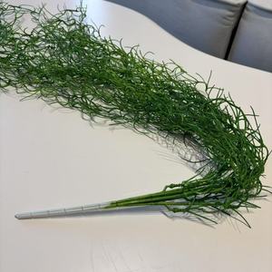 Plante artificielle suspendue Asperge Vert Secret Garden pour décorations de mariage, suspensions murales, accessoires extérieurs et décoration intérieure - Product Image 1