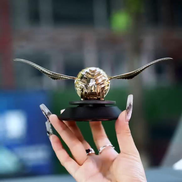 Car Aromatherapy High-End Interior Accessories Center Console Ornaments Intelligent Fragrance