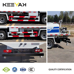 4x2 camion-citerne <span class=keywords><strong>arroseur</strong></span> 6 roues YUEJIN électrique Mini camion cargo 2850mm camion avec réservoir d'eau - Product Image 4