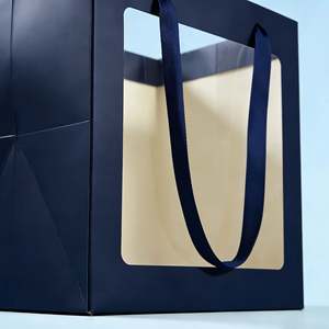 Bolsas de Regalo de Papel Negro Impresas Personalizadas con Ventanas Transparentes, Diseñadas para Regalos de Cumpleaños y Empaque de Ramos - Product Image 3