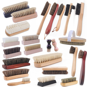 Cepillo para zapatos de pelo de caballo con mango de madera de haya para pulir y descontaminar cuero y gamuza, tamaños grande y pequeño - Product Image 1