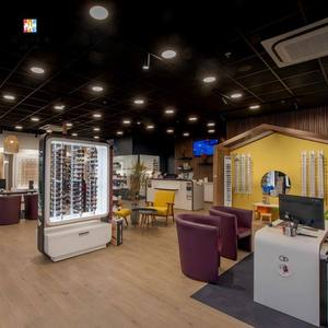 Aménagement de magasin d'optique, mobilier d'exposition, vitrines en verre sur mesure pour lunettes de vue et de soleil, design d'intérieur de magasin d'optique - Product Image 1
