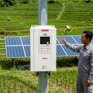Controlador de Bomba de Agua Solar 250V-800V DC a AC 380V Trifásico 2.2kW MPPT Inversor Solar con Pantalla LED <span class=keywords><strong>SINCR</strong></span> SV200A - Product Image 1