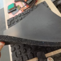 Dalles de sol en caoutchouc EPDM de haute qualité 15 mm, vente en gros, pas cher, antidérapantes, absorption des chocs, pour gymnase, hôpital, jardin, stand de tir