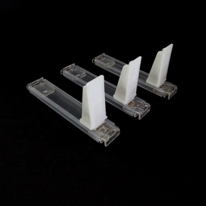 Diviseurs d'étagères réglables en plastique pour congélateur et réfrigérateur avec poussoir pour la présentation des produits - Product Image 4