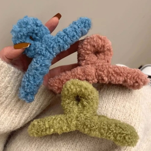 Venta al por mayor de las mujeres de la venta caliente de felpa pinzas para el pelo de estilo de piel pinzas para el pelo de tiburón lindo - Product Image 2