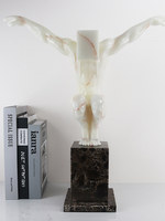 Sculpture abstraite figurative minimaliste moderne Creativemonkey, ornement en résine avec base en marbre, pièce décorative semi-fait main pour bureau
