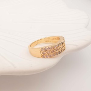 Anello in pietra preziosa,