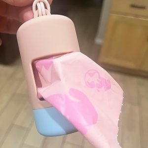 Dispensador de Bolsas para Desechos Huamaohengchun con Revestimiento Suave al Tacto de Primera Calidad |   Abertura de dispensación ampliada, elegante diseño de bloques de color - Product Image 4