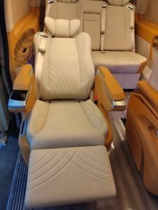 D'origine Usine En Cuir <span class=keywords><strong>Camping</strong></span>-<span class=keywords><strong>Car</strong></span> Automobiles Arrière Siège Avec Repose-pieds - Product Image 2
