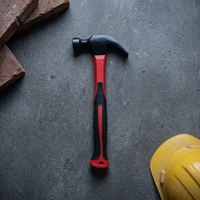 Martillo de garra de grado industrial de 16 oz con cabeza de acero de alto carbono y mango de fibra de vidrio antirrotura para trabajos pesados de construcción, clavado y desgarrado.