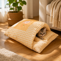 Vente en gros de lits pour chats durables, solides, personnalisés, amusants, en forme de dessin animé, pour chats d'intérieur, avec jeu interactif, tunnel pour chat en peluche chaud pour l'hiver