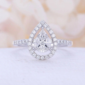 Anello da Donna con Design a Goccia Cava a Forma di Pera - Product Image 1