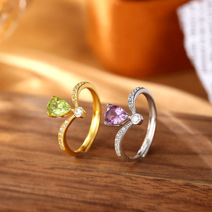 Bague ajustable en forme de V avec pierre naturelle taille poire 5*7mm, bijou minimaliste en argent 925 plaqué or, sertissage à griffes, certifié étanche - Product Image 2