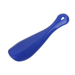 Mini calzador de plástico compacto con mango corto, portátil para uso doméstico, herramienta duradera para ponerse zapatos - Product Image 3