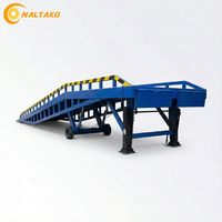 Rampe de chargement pour chariot élévateur 10 tonnes, hauteur de levage max. 1 700 mm, longueur 11 500 mm, système hydraulique haute performance, flexibilité en entrepôt