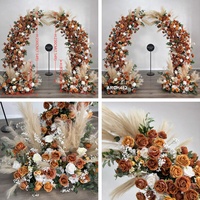 Décoration florale de mariage d'automne unique personnalisée Arrangement de fleurs d'orange brûlée Arc de fleurs de style bohème avec roseau brun