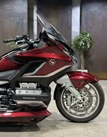 Motocyclettes tout-terrain Gold Wing Tour automatiques DCT 2024 avec moteur 4 temps et moteur sans balais