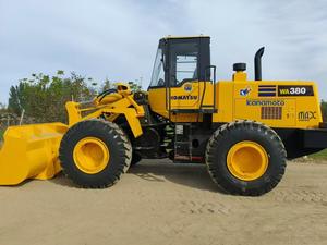 Komatsu รถตักดิน WA380ของแท้สำหรับงานหนักรถตักขนาดเล็กล้อหน้าพร้อมมอเตอร์ขนาด6ตันเครื่องจักรสำหรับเคลื่อนย้ายดิน - Product Image 3