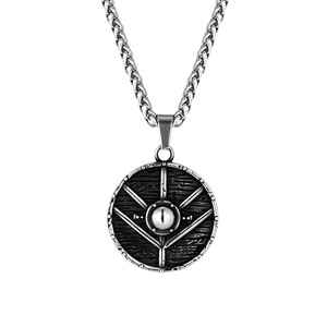 Collier pendentif Nordic Shield pour hommes, en acier inoxydable, 60cm, à porter au quotidien, design géométrique, forme ronde - Product Image 5