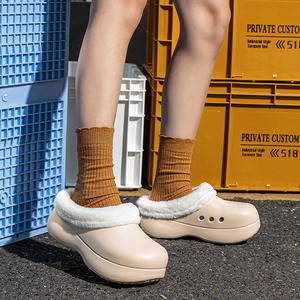 Femmes EVA fourrure enveloppé sabots semelle épaisse chaussures anti-dérapant bout rond hauteur augmenter en peluche sandales d'hiver pour dames - Product Image 1