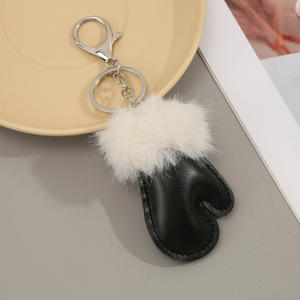 Vente en gros <span class=keywords><strong>de</strong></span> gants mignons, porte-clés, pendentifs en cuir, ornements <span class=keywords><strong>de</strong></span> sac en forme <span class=keywords><strong>de</strong></span> gants <span class=keywords><strong>de</strong></span> <span class=keywords><strong>boxe</strong></span> en peluche double face pour l'automne et porte-clés - Product Image 3