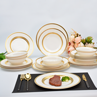 Nouvelle vaisselle de table en porcelaine de Chine de style banquet de mariage populaire, 24 pièces, luxe, gaufrée, véritable or, pour 6 personnes