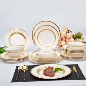 Nouvelle vaisselle <span class=keywords><strong>de</strong></span> table en <span class=keywords><strong>porcelaine</strong></span> <span class=keywords><strong>de</strong></span> Chine <span class=keywords><strong>de</strong></span> style banquet <span class=keywords><strong>de</strong></span> mariage populaire, 24 pièces, <span class=keywords><strong>luxe</strong></span>, gaufrée, véritable or, pour 6 personnes - Product Image 1