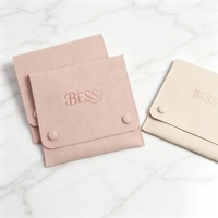 Pochette à bijoux de luxe rose Talent, emballage carré pour présentation de colliers