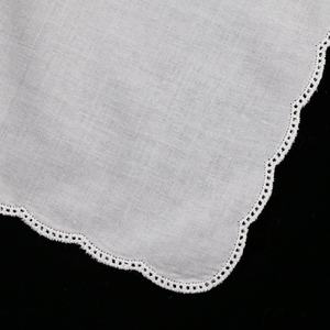 C004: القطن الأبيض بيكو منديل الدانتيل صدفي الحافة المرأة/السيدات الزفاف منديل - Product Image 3