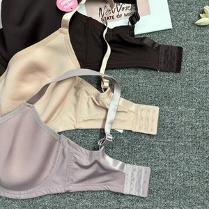 Lencería de encaje de lujo estilo corte francés, sujetador con tirantes bordado ODM ajustable, ropa interior sexy de poliamida y elastano con efecto masajeador. - Product Image 3