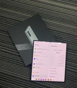 Smartphones Z Fold 6 <span class=keywords><strong>Android</strong></span> <span class=keywords><strong>12L</strong></span> de haute qualité 5G 512GB Version américaine utilisé déverrouiller LTE cellulaire en bon état - Product Image 2