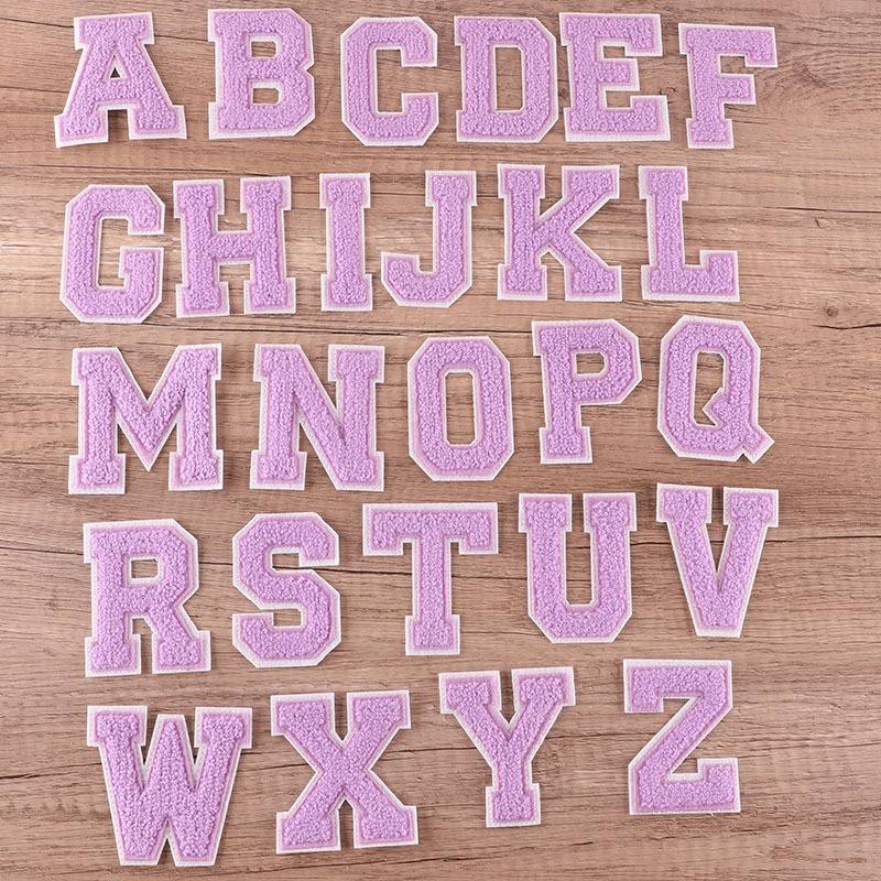 Las letras moradas toman notas individualmente.