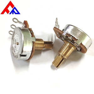 Potenciómetro Rotatorio de 24mm M8x0.75 con Eje Ranurado Moleteado de Composición de Carbono, Ajuste Superior y Terminales de Soldadura - Product Image 3
