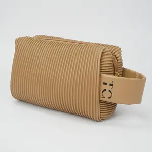Yeni varış genişletilebilir kozmetik çantası denetlenmiş fabrika PU kabarık kılıfı preslenmiş çizgili buruşuk deri özel makyaj çantası için